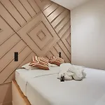 Spacious Apartment In The Heart Of Paris Near Notre-Dame