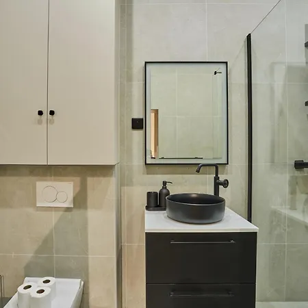 Spacious In The Heart Of Near Notre-dame * Parigi